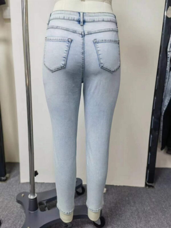 womens destruction jeans