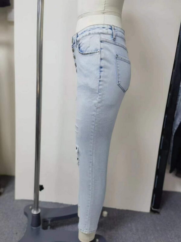 womens destruction jeans