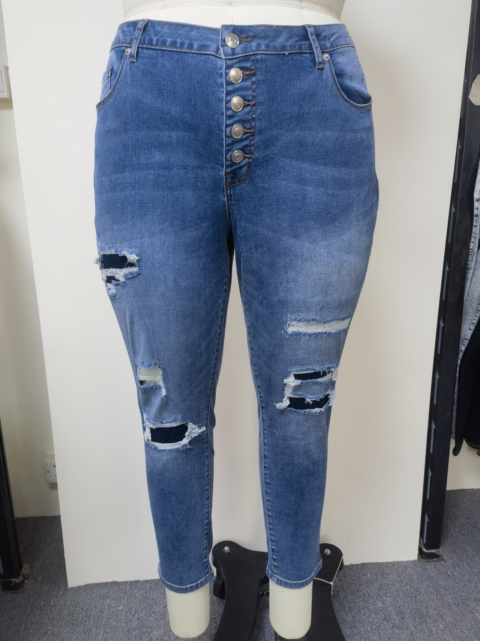 womens destruction jeans